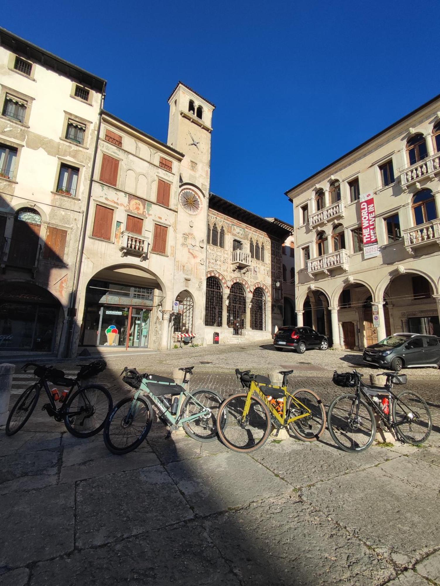 Torre Ca Emo, La Mansarda Di Serravalle Vittorio Veneto Buitenkant foto