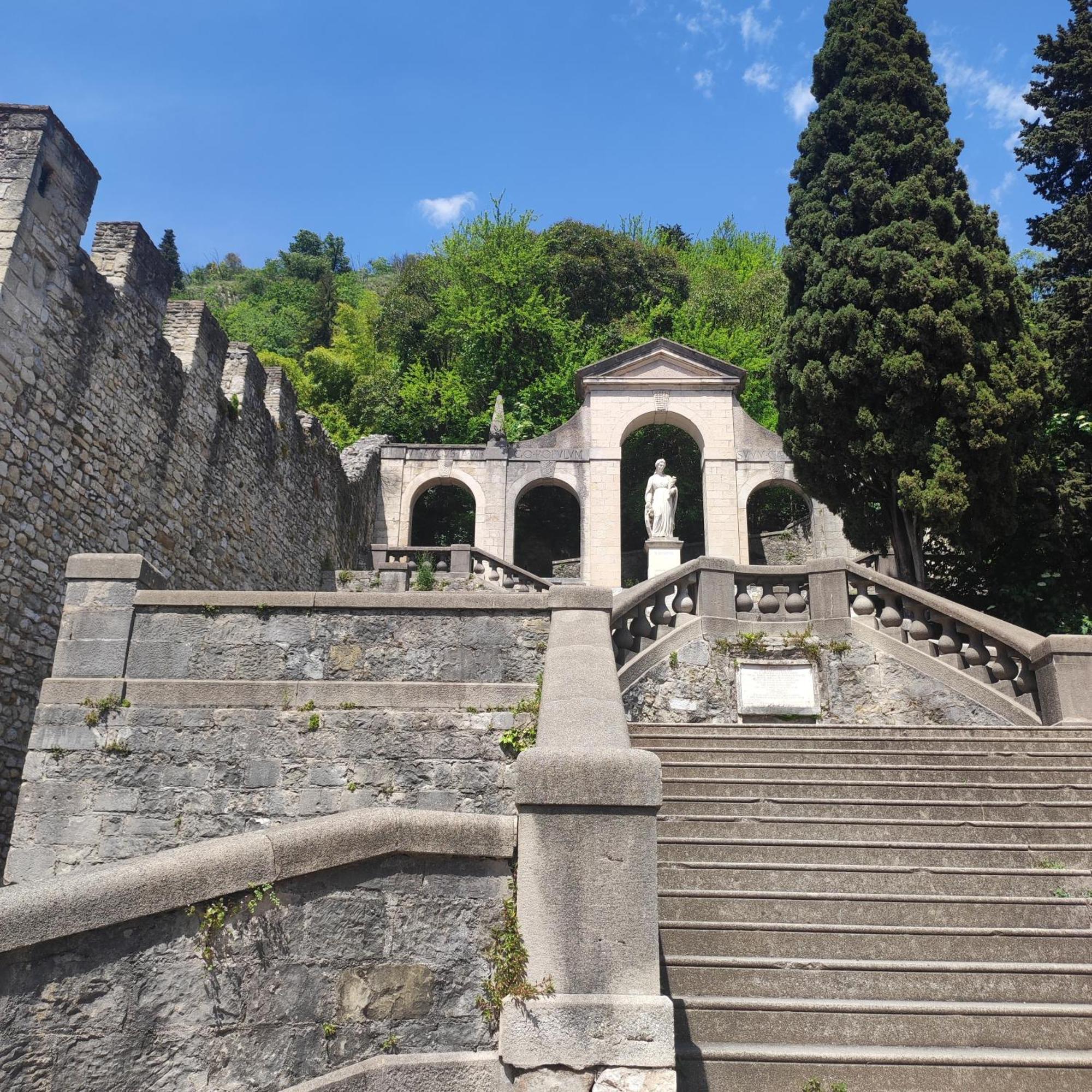 Torre Ca Emo, La Mansarda Di Serravalle Vittorio Veneto Buitenkant foto